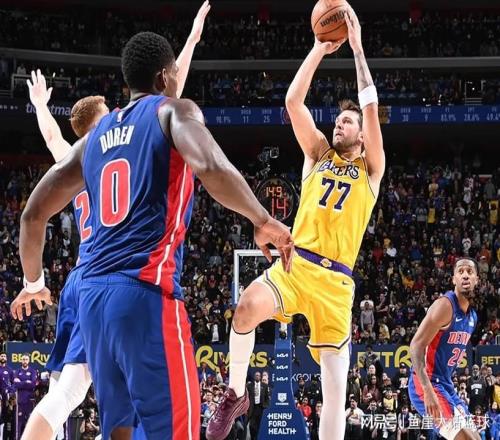 NBA最新排名！火箭给湖人送温暖，快船保住第八，勇士赢球也伤心