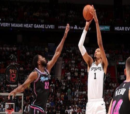 文班26+15+5哈珀21+4+6马刺大胜热火取6连胜