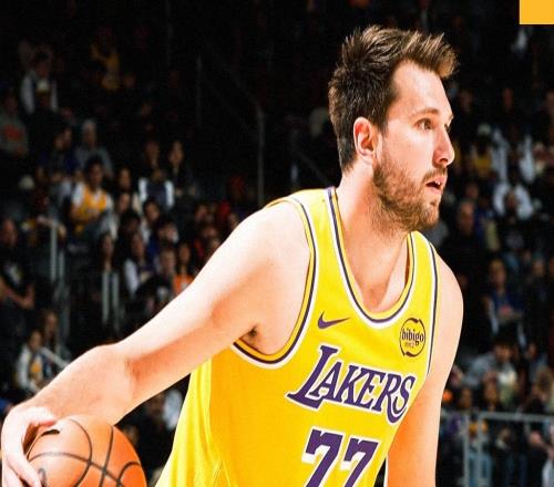 湖人无缘16分逆转，终结9连胜！东契奇32分6助，斯玛特不可替代