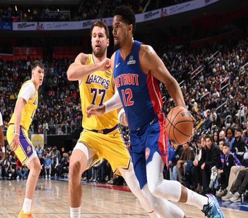 三分绝平三不沾！东契奇32+7+6效率极低：带腿伤鏖战吞里程悲太惨