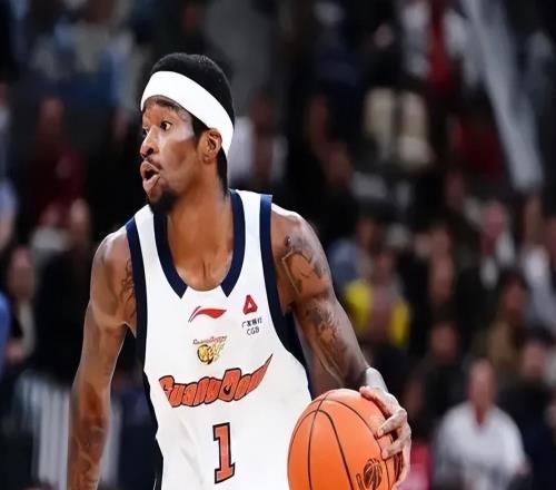 上海首节碾压广东！全民皆兵，张镇麟单节10分，广东仅靠萨姆纳！