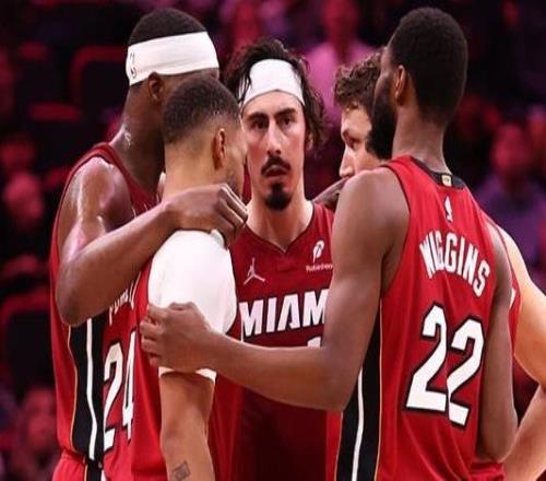 全员出战！今日对阵马刺鲍威尔&维金斯&雅克将复出