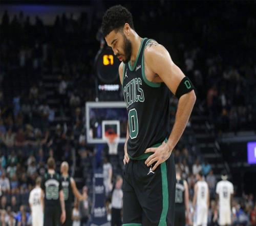 季后赛临近，凯尔特人塔图姆状态低迷，NBA名宿香珀特呼吁别担心