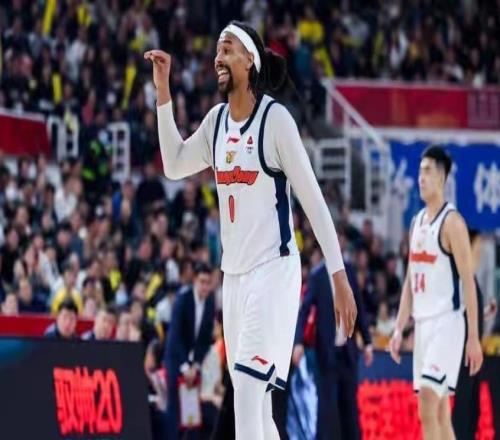 爆料广东队裁掉混子球员，要签约超级中锋，杜锋被球迷要求下课