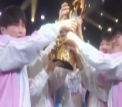 先锋赛赛事现场：过去无法挽回，未来可以改变