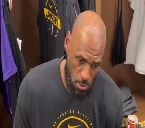 连续11战出手不超15次！勒布朗为胜利转型：吐槽裁判不给哨显悲凉