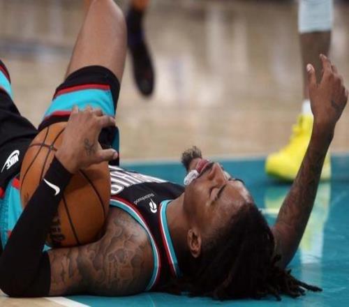 突发！莫兰特宣布赛季“打卡下班”，因肘伤本赛季提前报销