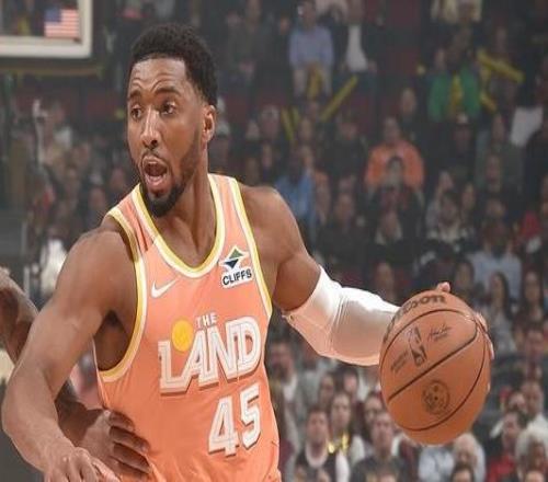 米切尔42分班凯罗36+6骑士力克魔术4连胜