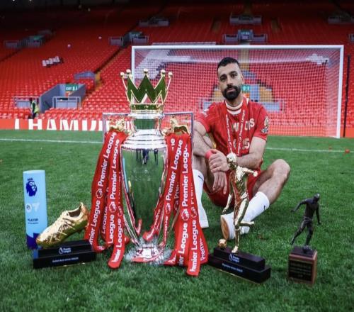 随着萨拉赫宣布离开利物浦，英超历史最佳阵容出炉！C罗+亨利在列