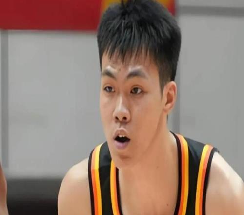 杜锋学着点！深圳防庞峥麟就是上线包夹，这不是很简单吗