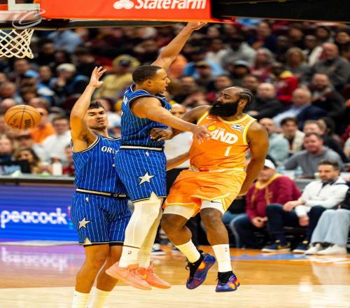 哈登26+7+4记3分，骑士4连胜！米切尔42分创两大纪录，班凯罗36+6