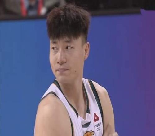 赵继伟14中1，辽宁男篮不敌吉林乌戈蜜月期过了争夺前8落后一步