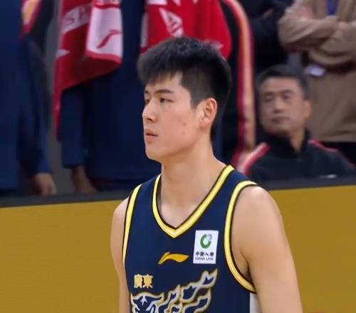 13分钟，轰20分5板！广东队20岁小将太惊艳解说员点赞