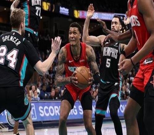 小史密斯：带着一种必须拼的心态上场去冲抢篮板