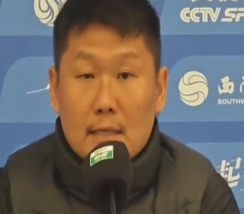 刘建业祝贺铜梁龙球员获得中超首场胜利但后续需要保持专注_中超直播