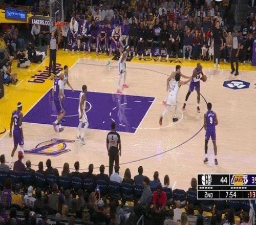 父子助攻创造历史！詹姆斯兴奋转发助攻布朗尼瞬间