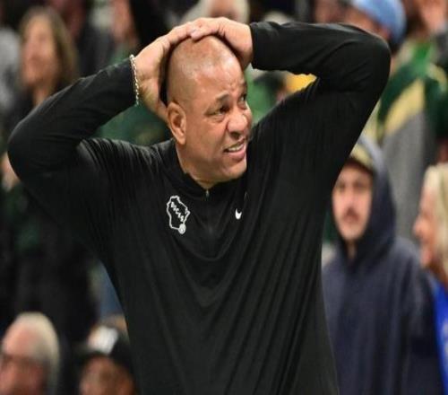 雄鹿提前出局老里开启吐槽模式：别家三巨头我这连双核都凑不齐