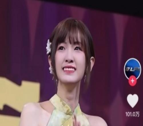 电竞圈的世一翻！LPL官方发布BLG夺冠后夏安的翻译片段点赞数破百万