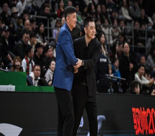 麦基调侃“20分算个P”+球迷现场喊“下课”杜锋时代要结束了