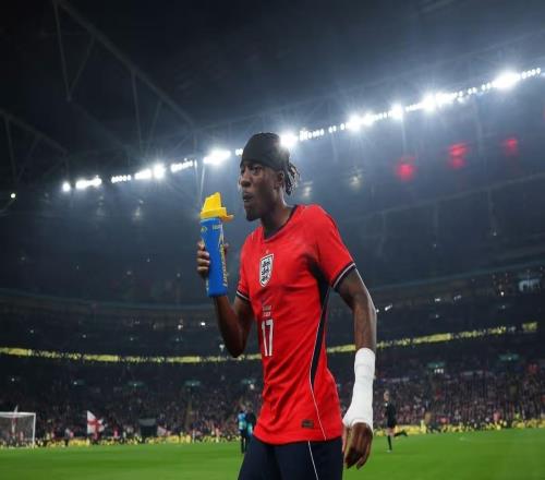 官方：斯通斯、马杜埃凯等共计8名球员退出本期英格兰队集训