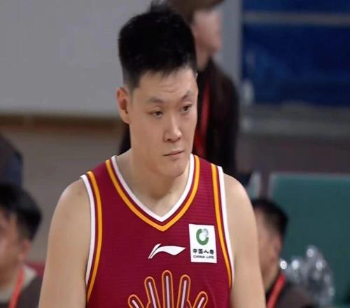 上海男篮4分险胜山西，古德温31+7张镇麟15+5，张宁正负值14