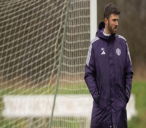 邮报：阿莫林此前规定未入选国脚不得外出休假，卡里克已取消