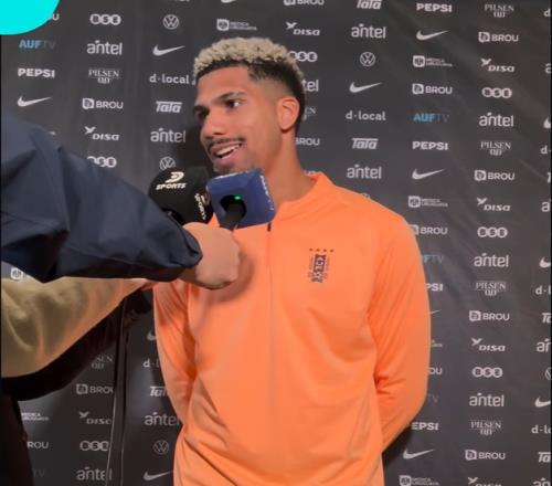 阿劳霍：在铲倒福登的那一瞬间我明显是冲着球去的，并无恶意，赛后他对我说没关系_英超直播