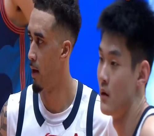 不给机会！广东锋线新星惨遭打压，这可是近10年内最强天赋侧翼！