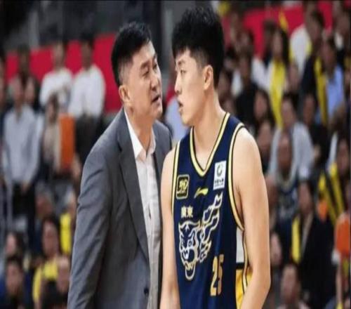 出战38分钟，5中1得2分！球迷：杜锋给你机会刷分，你猛扇他脸