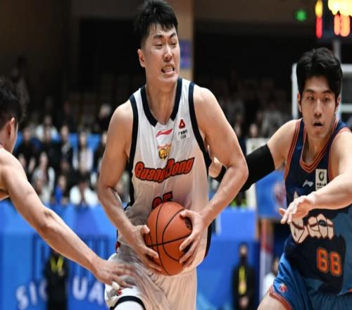 破案！杜锋宁让张皓嘉打满也不上黄明依原因找到，杨鸣说出大实话