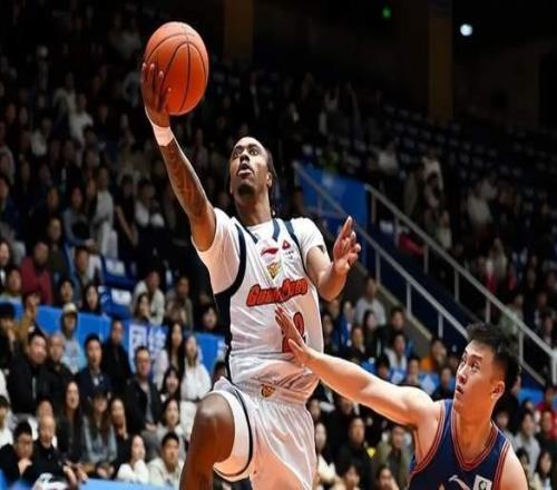 上海险胜居榜首，广东重回前3，黑马冲到第4，辽篮苦主创尴尬纪录