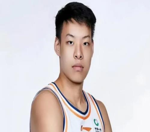 上海三锋线阵容太强了！刘礼嘉奇兵，李弘权精准，张镇麟制霸攻守