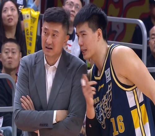 广东男篮遇到大麻烦，曝焦泊乔申请离队，杜锋培养球员遭质疑！