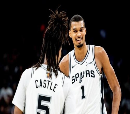 8分钟两双15分钟20+10！文班亚马狂揽41+16连刷纪录真要拿MVP