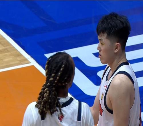 恭喜广东队！男篮内线国手可能离队，或被杜锋重金招募