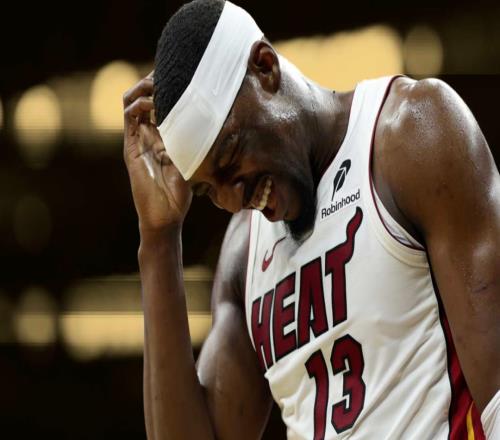 彻底拉了！被虐惨，4场比赛三分13.3%+正负值54，83分，有毒啊