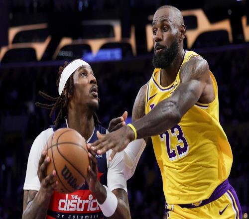 1228胜场里程碑!41岁勒布朗21+12+10又刷五纪录有球无球都顶尖