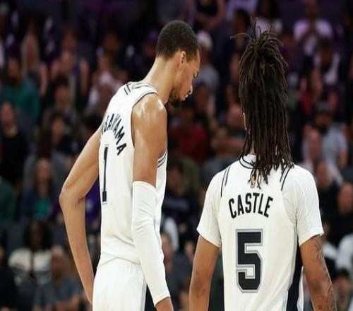 文班亚马：我和卡斯尔默契十足他会积极为球队创造最佳投篮机会