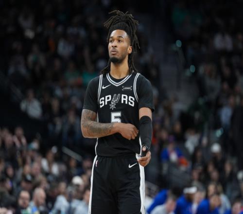 攻防一体！正负值+24碾压文班，他才21岁啊，马刺又捡到宝了