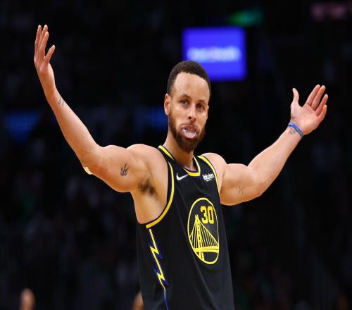 记者：库里计划下周一主场对阵火箭比赛中复出