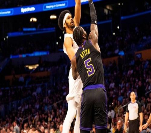 詹姆斯造NBA神迹！东契奇42+5+12完胜哈登，湖人轻取骑士18战16胜