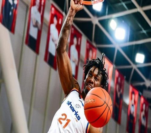 CBA官宣：怀特塞德当选月最佳防守球员战广东狂抢26板4帽