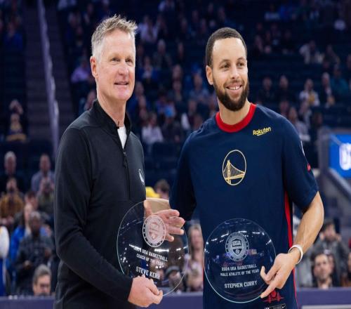 科尔：不确定库里打火箭能复出，得先观察他5v5训练后的情况