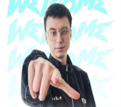 愚人节活动之直播之王中单！DK官宣：Caedrel作为中单加入！