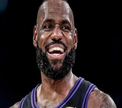 战旧主轻松写意，詹姆斯8中4&三分3中1贡献14分5板6助1断1帽