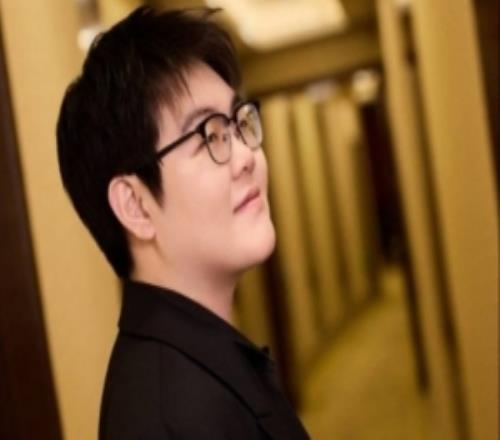 预判knight曾在369续约动态留言“还打几年”369回复“额”