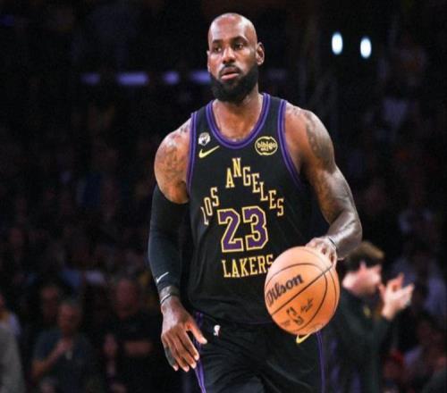 完胜！东契奇42+5创纪录，哈登17+3米切尔低迷，老詹14+6首发最低