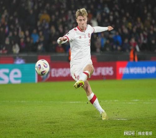 高下立判！曼联借将一脚踢飞世界杯，阿森纳新援进四球，强势晋级