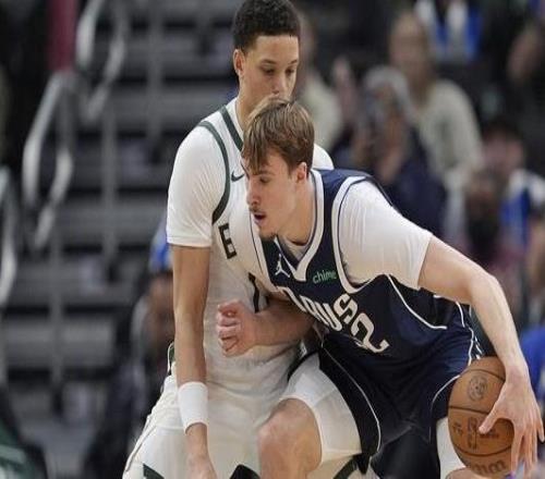 罗林斯24+7+9弗拉格19+10雄鹿大胜独行侠止住4连败