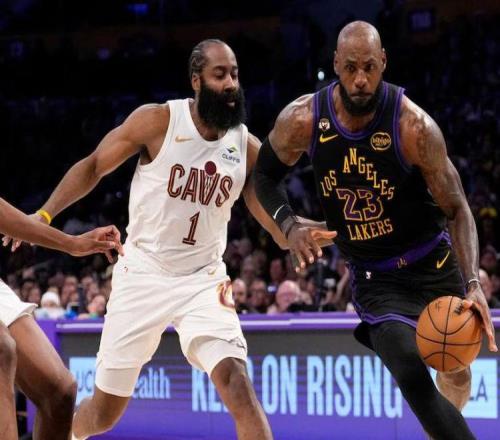 詹姆斯创两项历史第1神迹，湖人4连胜！东契奇刷爆纪录，哈登17分